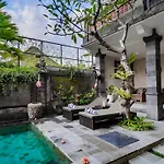 Ayu Sari Guesthouse By Mahaputra